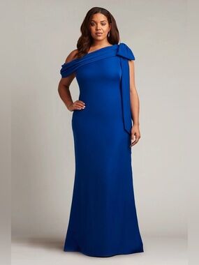 TADASHI SHOJI - CASSIA BOW-SHOULDER CREPE GOWN